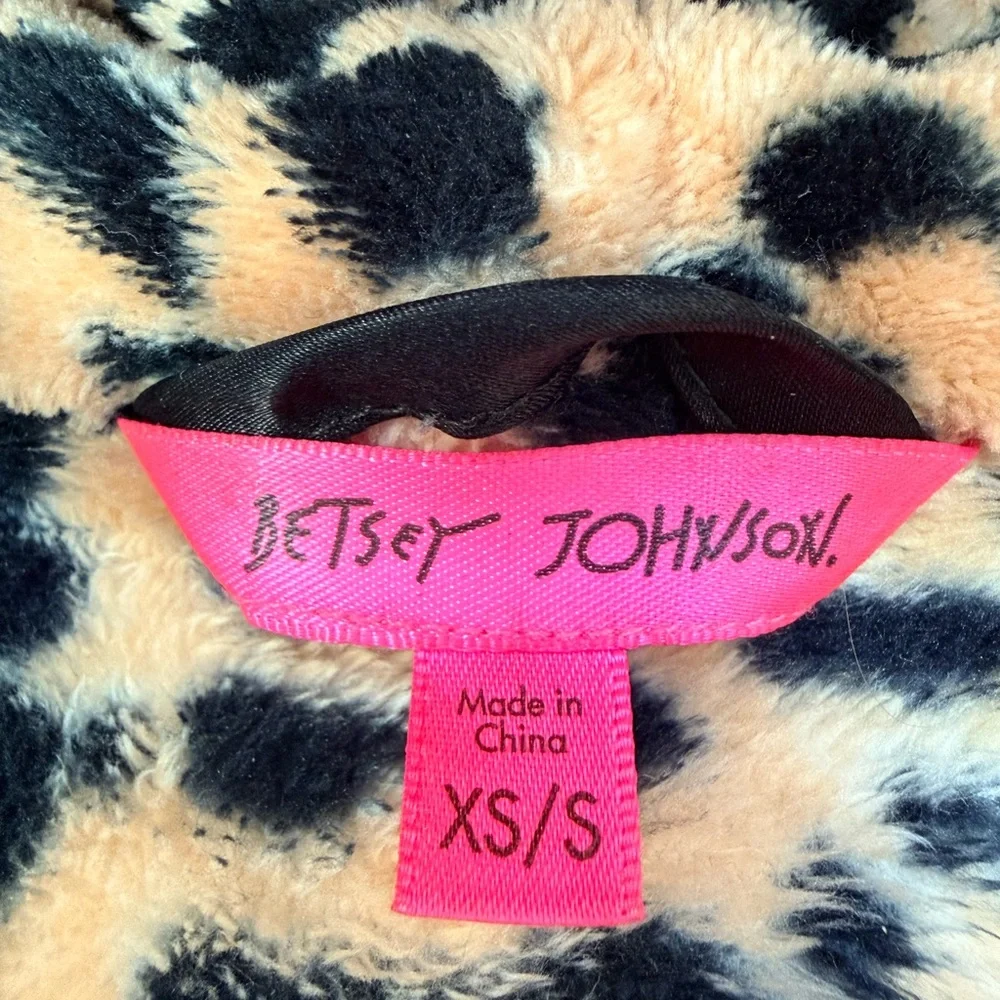 Betsey Johnson Animal Print Fleece Robe - Picture 2 of 2